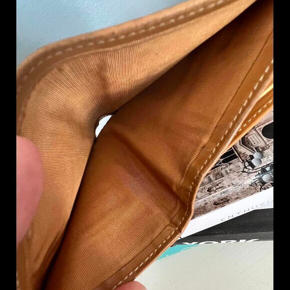 Gucci Micro GG Vintage BiFold Kiss Lock Wallet (GGXX001) - Picture 11 of 12